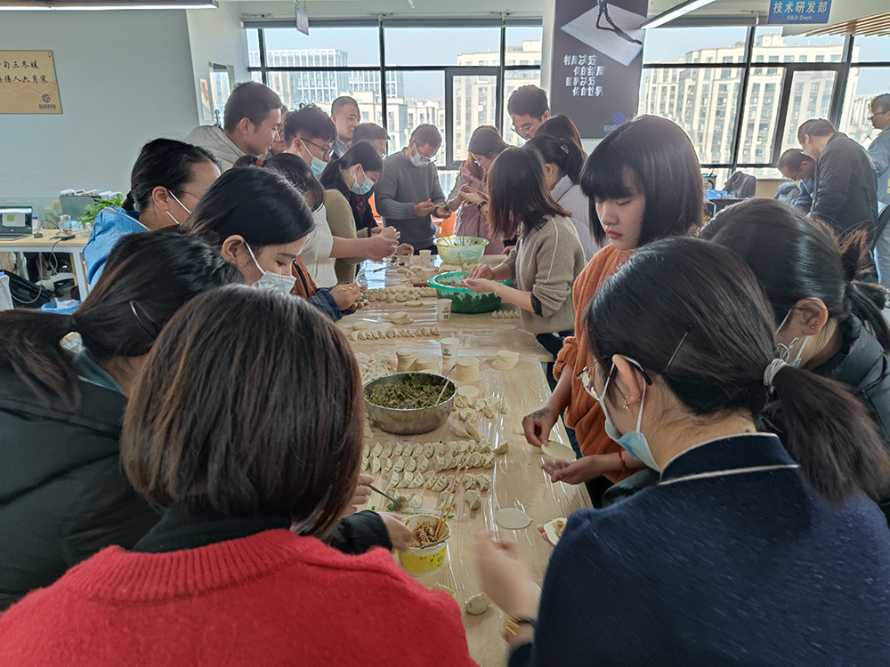 團隊活動 | “巧手包心意，寒冬共聚情” ——記歐感公司冬至包餃子活動